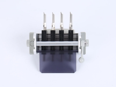 HH2019B-單相偏心輪下出線(xiàn)表座（4滑塊-120孔距，M6-螺桿）